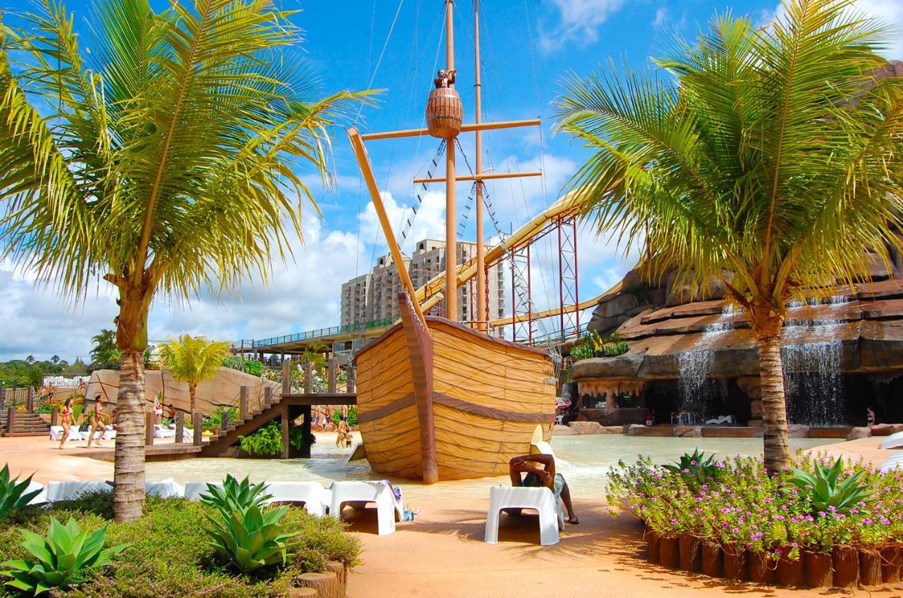 Villas Diroma Com Um Dia No Acqua Park, Splash E Slide Калдас-Новас Экстерьер фото