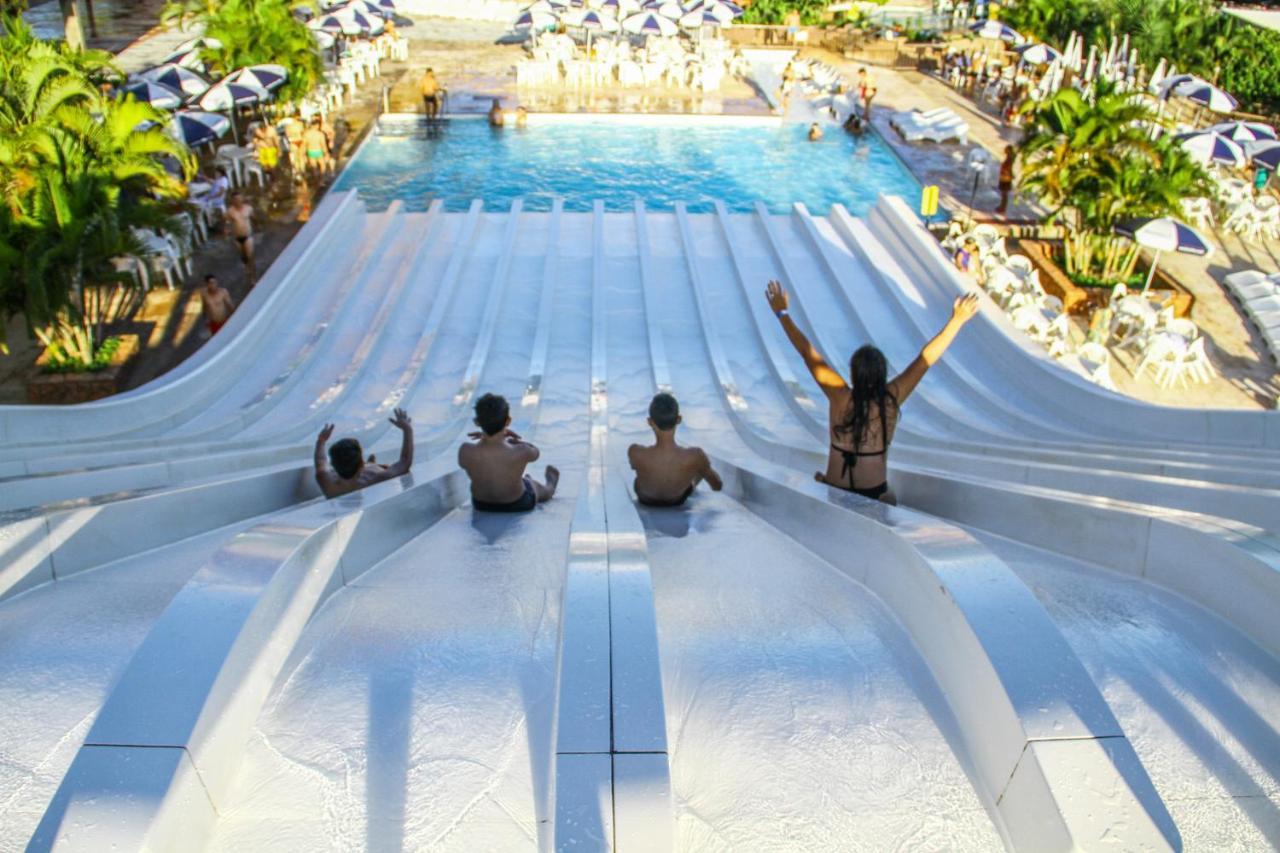 Villas Diroma Com Um Dia No Acqua Park, Splash E Slide Калдас-Новас Экстерьер фото